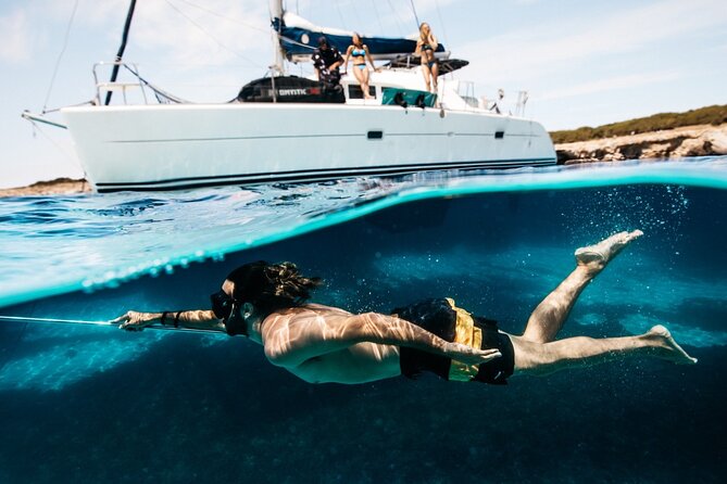 1-Catamaran tour to the Maddalena Archipelago from Cannigione - Why the small catamaran matters