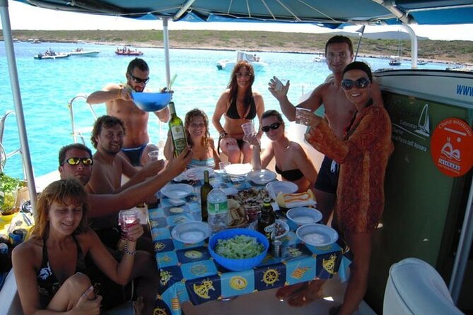 2-Catamaran tour from Cannigione to the Maddalena Archipelago - The crew and the feel on board