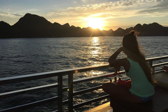 2 Days 1 Night The Catba Catamaran Paradise Cave Tour - Guides, group size, and the practical feel