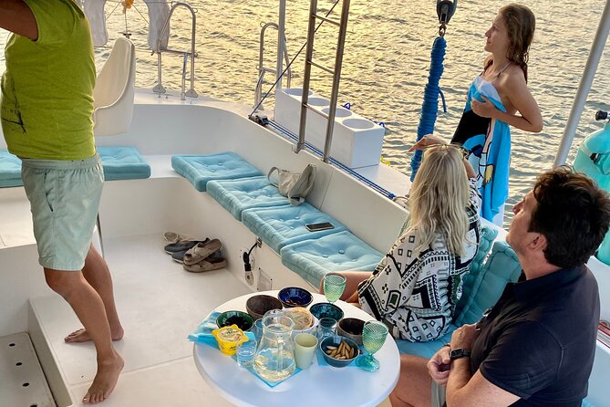 2 hour Catamaran Boat Tour - Crew service is a major part of the value