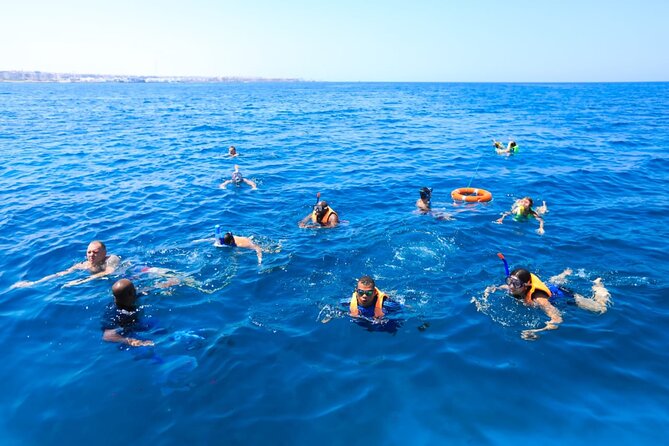 2 Hours Catamaran and Submarine with Snorkeling in Hurghada - Thirty minutes on the catamaran