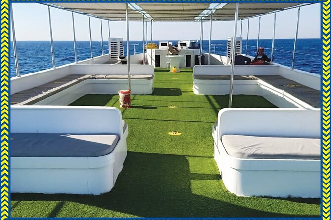 2 Hours Catamaran and Submarine with Snorkeling in Hurghada - What $9.88 really gets you