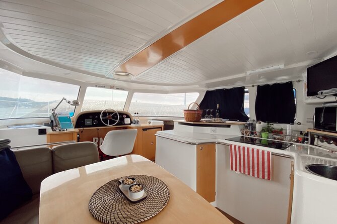 2H Lisbon Private Luxury Catamaran Tour with Welcome Drink - Why Lisbon is worth seeing from the Tagus