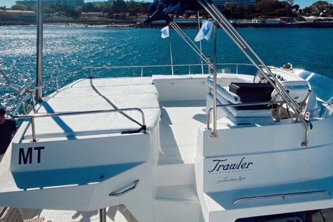 2H Lisbon Private Luxury Catamaran Tour with Welcome Drink - Torre de Belém and the best photo angles