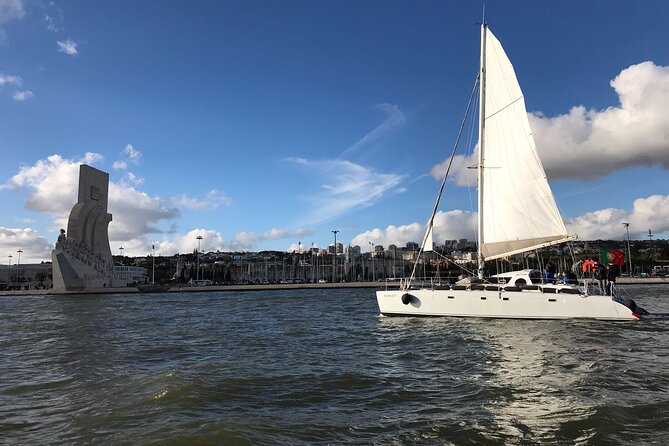 2H Tour on a Private Sailing Catamaran "Scarlett" up to 16 people - When the flat price offers good value