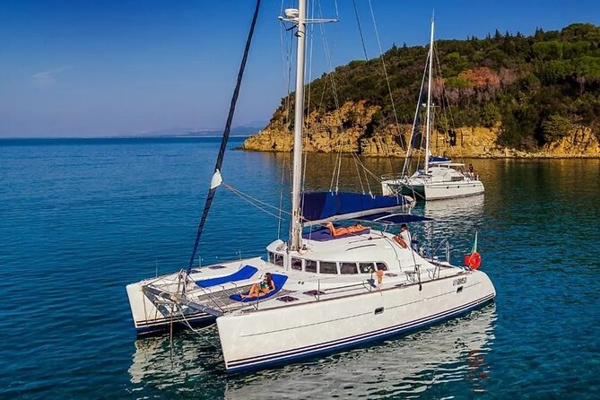 3-Catamaran from Cannigione to the islands of the Archipelago - Weather, route changes, and the limits of a sea excursion