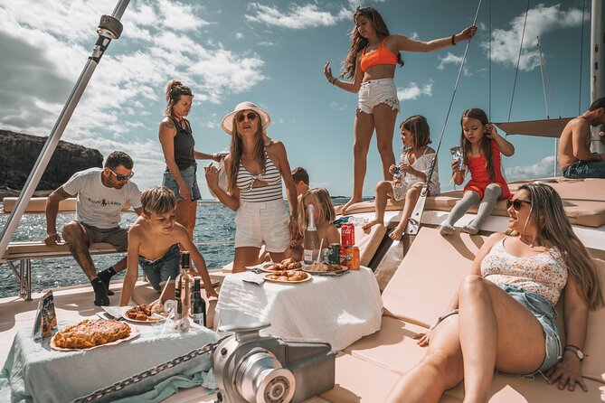 3-hour catamaran excursion along the Costa Adeje - Timing, weather, and practical planning