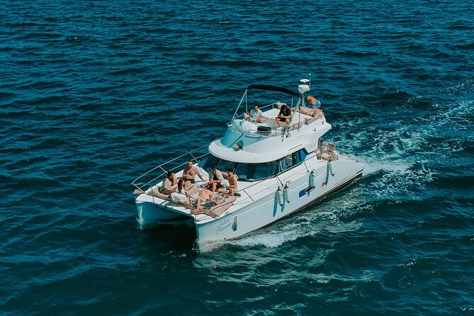 3 Hours Private Tour with Dives in Catamaran in Lisbon - Key points at a glance