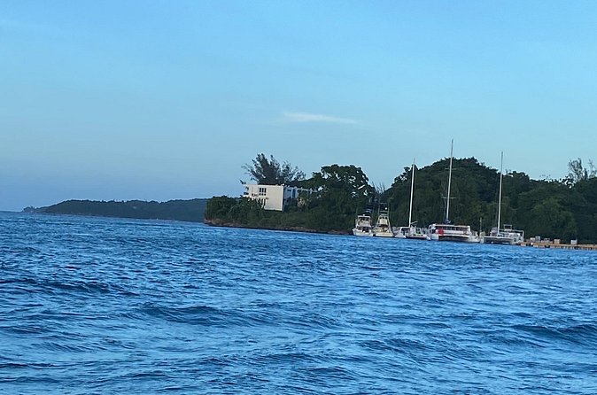 4 Hours Party Boat Catamaran Cruise in Negril - Lunch and the open bar