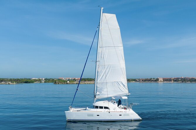 4H Private 38'Catamaran All-Inclusive in Tulum & Playa del Carmen - Seafood, guacamole, and a proper open bar
