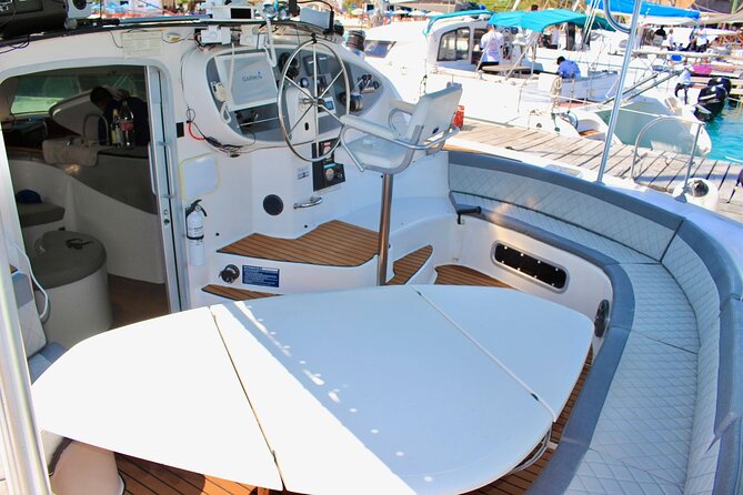 4hrs / 46ft Catamaran Private Charter From Cancun to Isla Mujeres - Who will get the most from this catamaran charter?