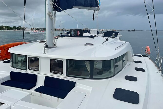 5 Hr Private Catamaran Cruise with lunch and drinks to 15-20 ppl - A private boat makes Cozumel easier
