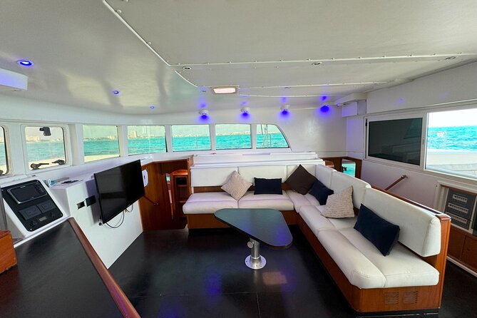 7hrs/60ft Luxury Catamaran Private Charter Cancun to Isla Mujeres - Buffet lunch, beach-club time, and drinks