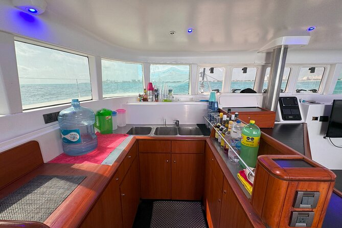7hrs/60ft Luxury Catamaran Private Charter Cancun to Isla Mujeres - The sunset sail back to Cancun