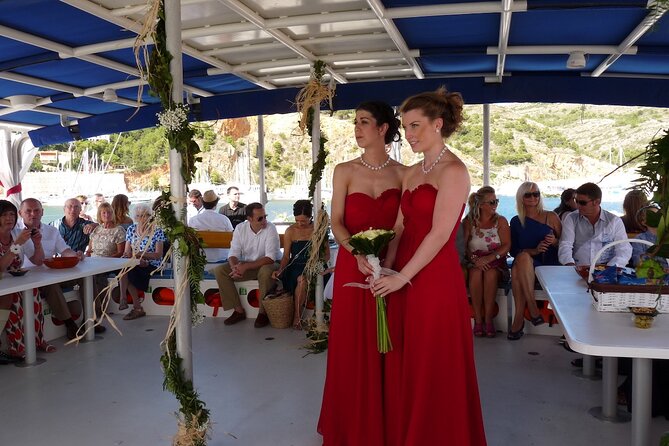 A day at sea from Dénia or Jávea with Barbecue aboard the Catamaran - Catamaran comfort, seating, and the bow nets