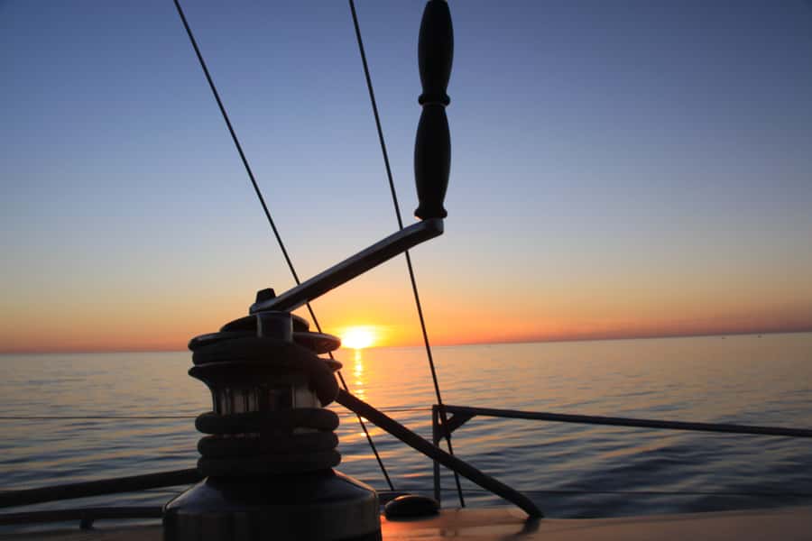 Adelaide: Glenelg Twilight Catamaran Cruise with Drink - The included drink adds real value