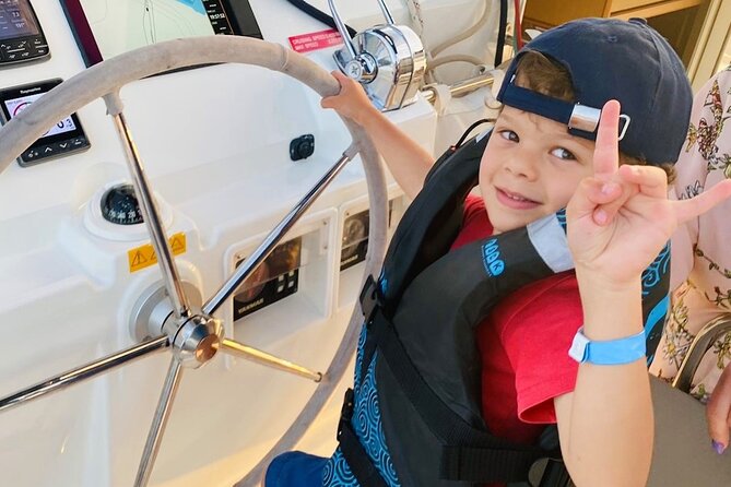 Agios Nikolaos: Private Catamaran Cruise with Meal & Drinks - Lunch with local flavors and child-friendly choices