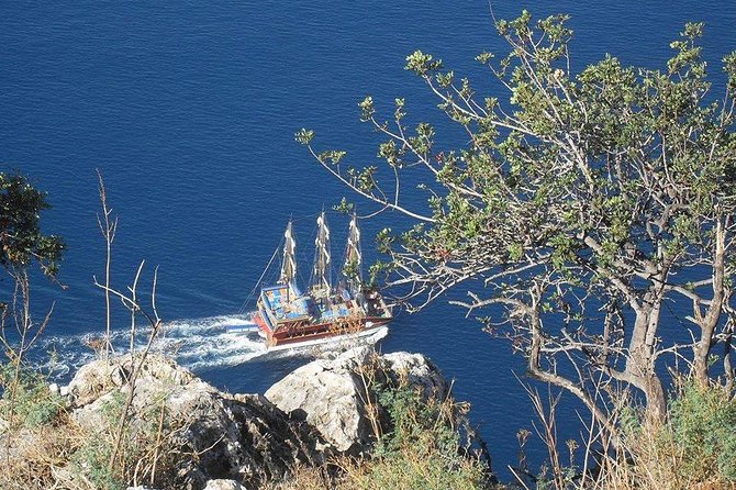Alanya Catamaran Boat Trip incl. Lunch and drinks - Setting out from Alanya’s harbor