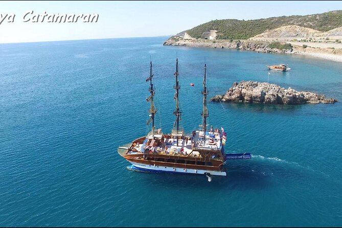 Alanya Catamaran Boat Trip incl. Lunch and drinks - Lunch, soft drinks, and the party atmosphere