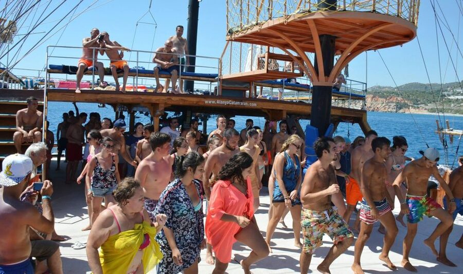 Alanya: Catamaran Boat Trip with Swim Stops and Sunbathing - What the $29 price really covers