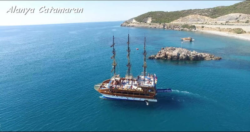 Alanya: Catamaran Boat Trip with Swimming Stops incl Lunch - Lunch at the marina