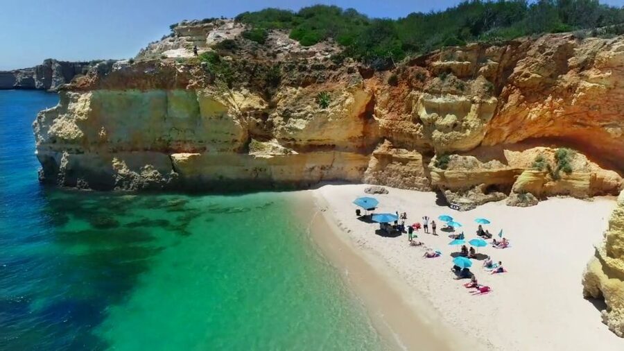 Albufeira: Catamaran Cruise with BBQ & Open Bar on the Beach - A barbecue served beside the sea
