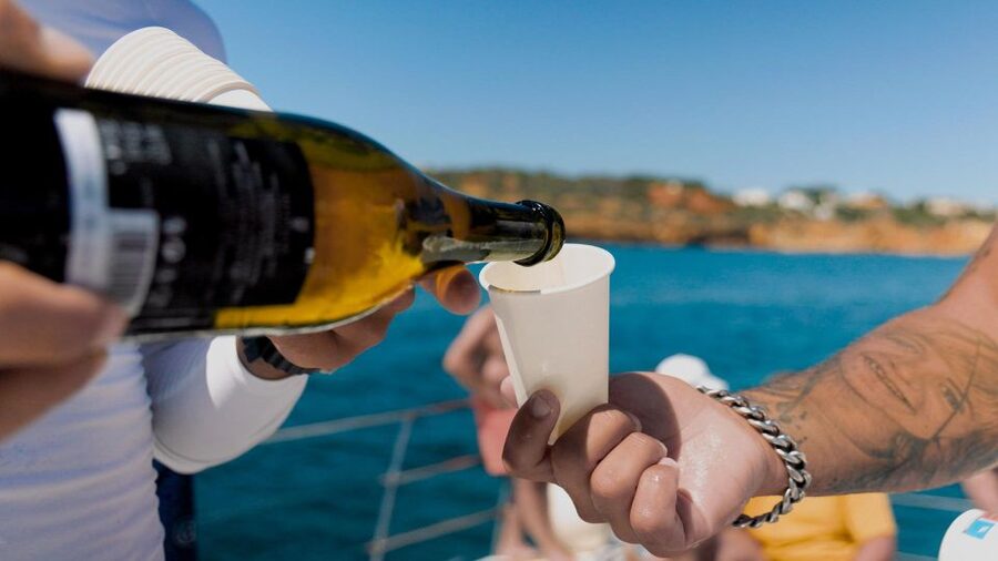 Albufeira: Caves and Coastline Catamaran Cruise to Benagil - Albandeira and its natural arch