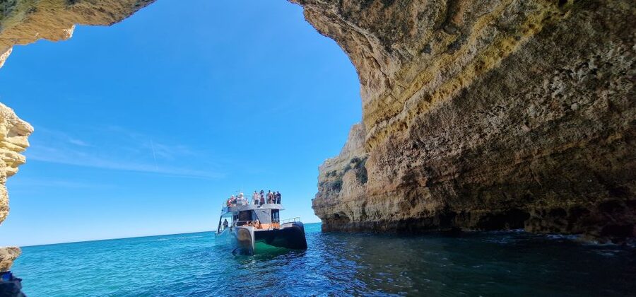Albufeira: Coastline and Benagil Caves Tour by Catamaran - Armação de Pêra and Senhora da Rocha
