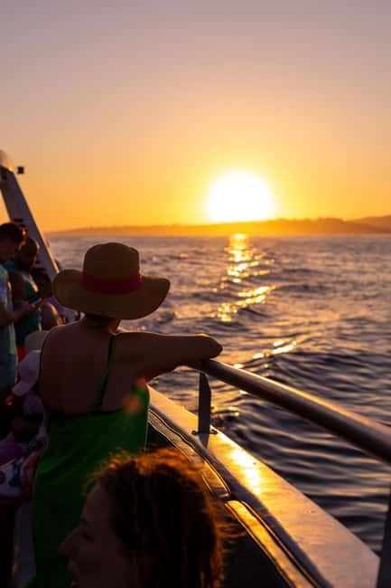 Algarve: Catamaran Sunset Tour with DJ or Live Guitarist - Should you book the Ocean Quest sunset tour?