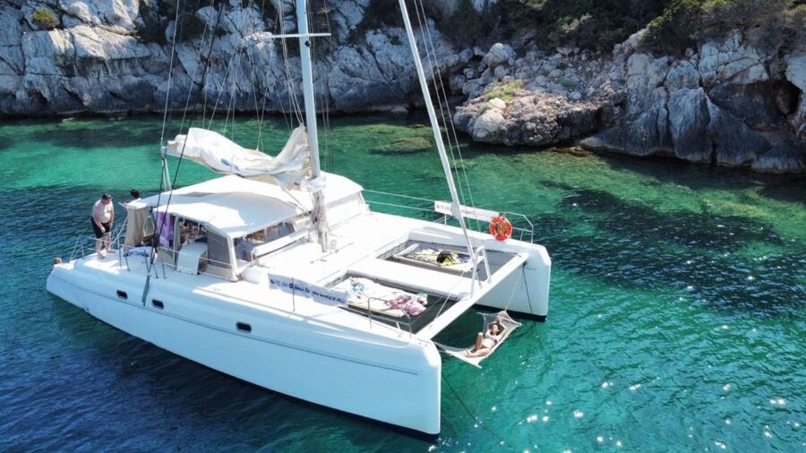 Alghero: Full day on a catamaran in Porto Conte Natural Park - Who should book this day on the water?