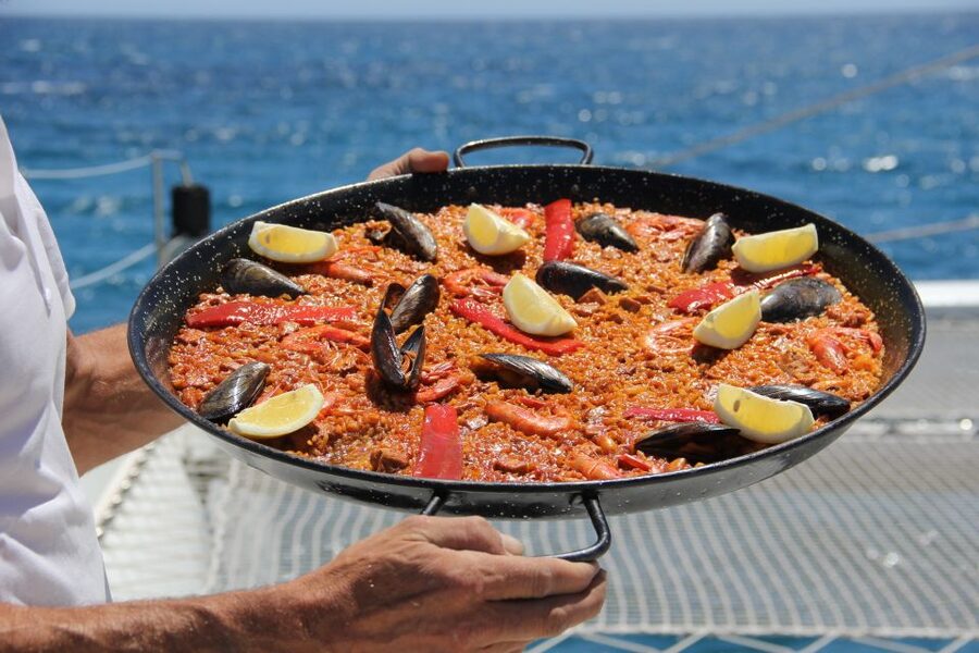 Alicante: 6-Hour Catamaran Cruise to Tabarca Island - Three hours around Tabarca Island