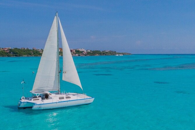 Amazing Catamaran to Isla Mujeres for the best price - Arriving at the Isla Mujeres beach club