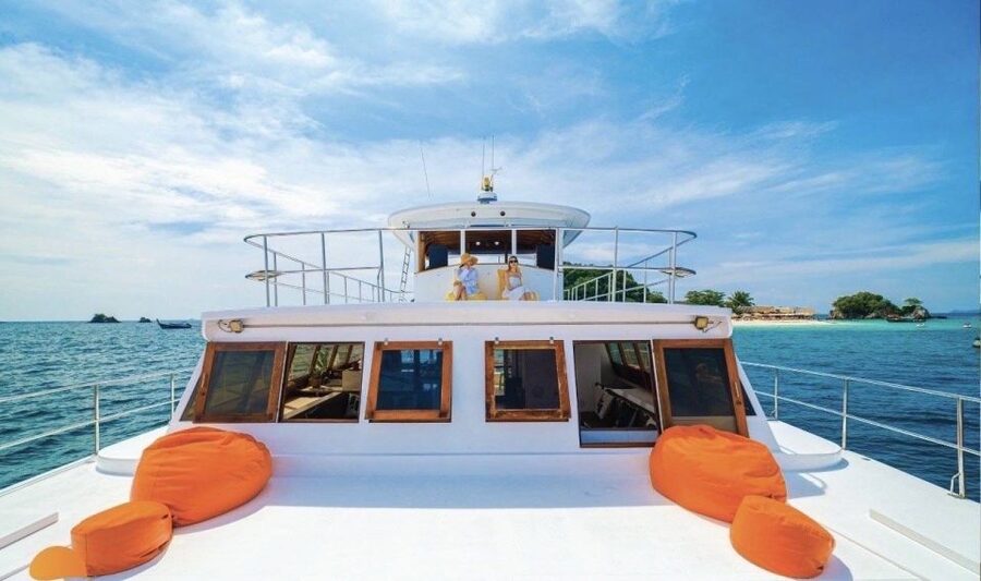 Amazing Coral Island & Sunset Dinner with Power Catamaran - Comfort, guides, and group atmosphere