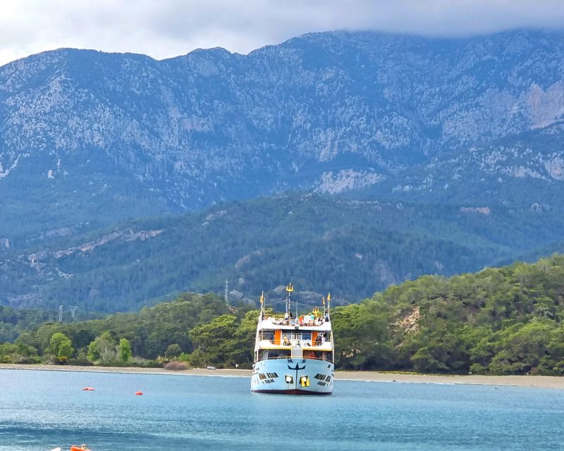 Antalya & Kemer: Megastar Catamaran Cruise With Foam Party - Foam party, music, and family activities