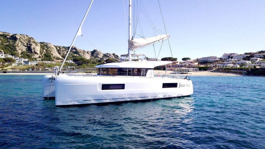 Archipelago di La Maddalena: Catamaran Tour Full day-Lunch - Spargi: Two Hours for Lunch and Swimming