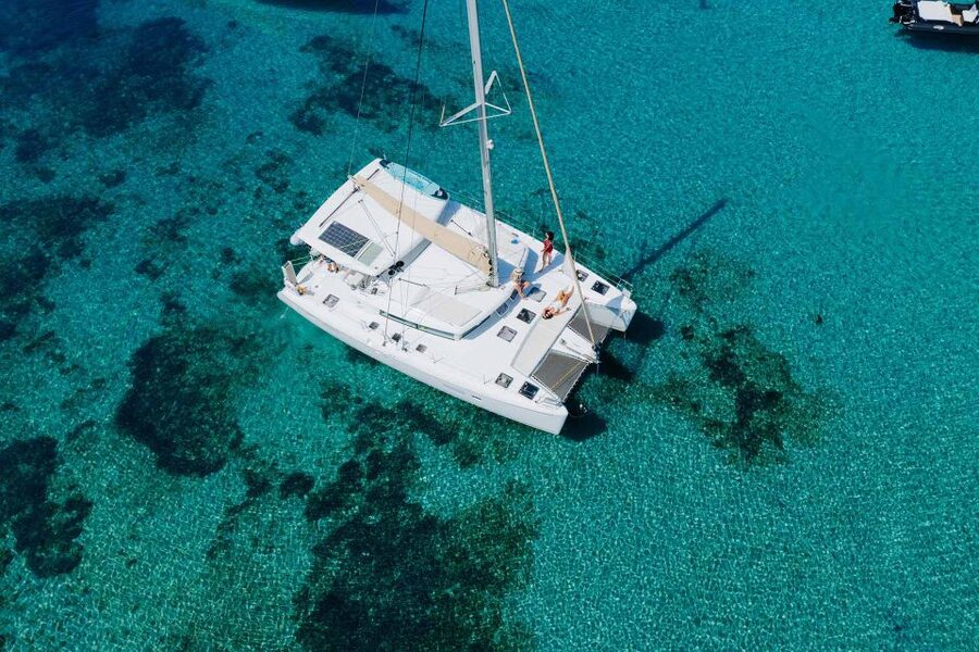 Athens: Catamaran Cruise with Fresh Lunch and Wine - Vouliagmeni Bay and the Athens Riviera