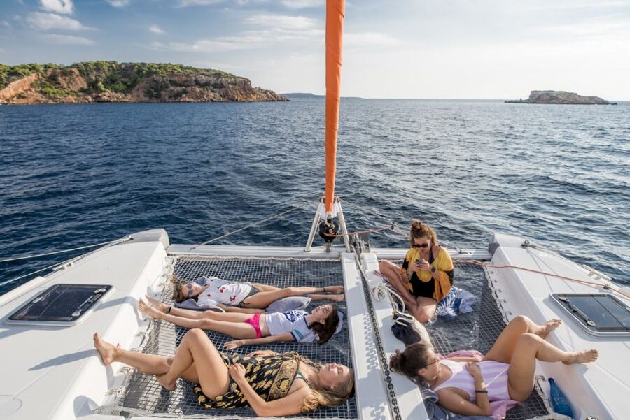 Athens: Half-Day Sunset Catamaran Cruise with Meal & Drinks - Lunch on board, with seafood pasta and Greek touches