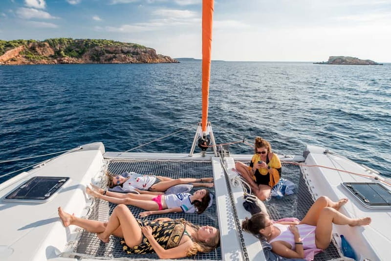 Athens: Half-Day Sunset Catamaran Cruise with Meal & Drinks - Chasing the sunset, with one important timing warning