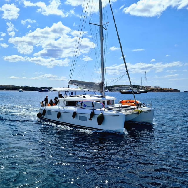 Athens: Riviera Catamaran Tour with Fresh Meal and Drinks - From Pier 7 to open water