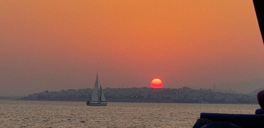 Athens: Riviera Catamaran Tour with Fresh Meal and Drinks - The return to Alimos Marina