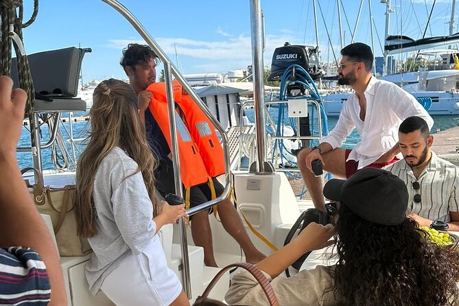 Athens Riviera Private Sail Catamaran with Meal and Wine - What the catamaran setup means for you
