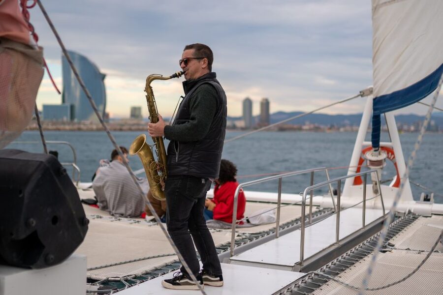 Barcelona: Catamaran Cruise with optional Live Jazz Music - How the cruise fits into a Barcelona day