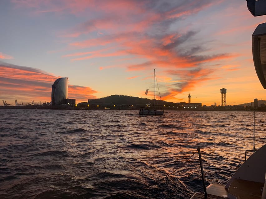 Barcelona: Shared cruise on a catamaran Drink+Local Tapa - What the 90-minute itinerary feels like