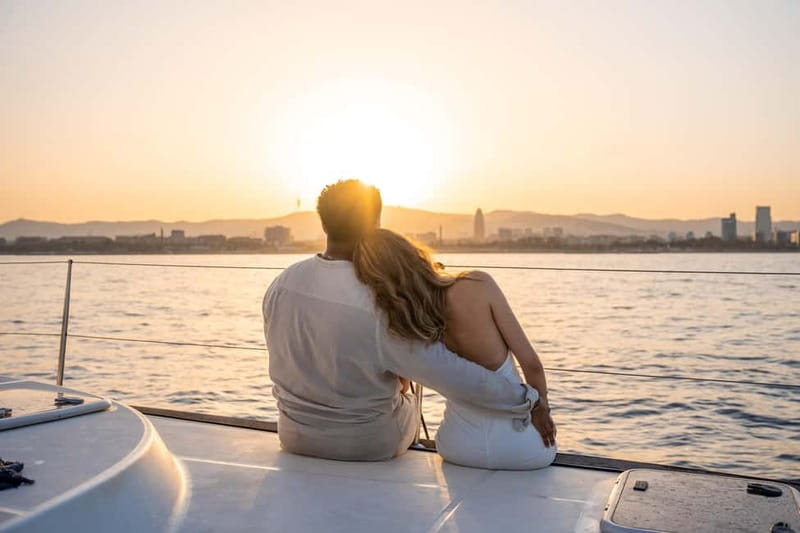 Barcelona: Sunset Catamaran Cruise with Wine and Tapa - Why this sunset cruise works so well