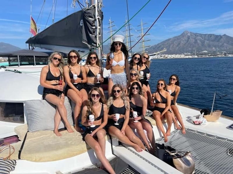 Benalmádena: Catamaran with dolphin watching and drinks - Setting off from Berth 468 in Benalmádena