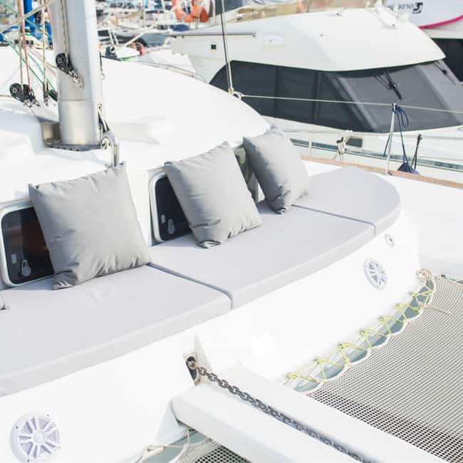 Benalmádena: Catamaran with dolphin watching and drinks - Who will enjoy this Benalmádena boat day?