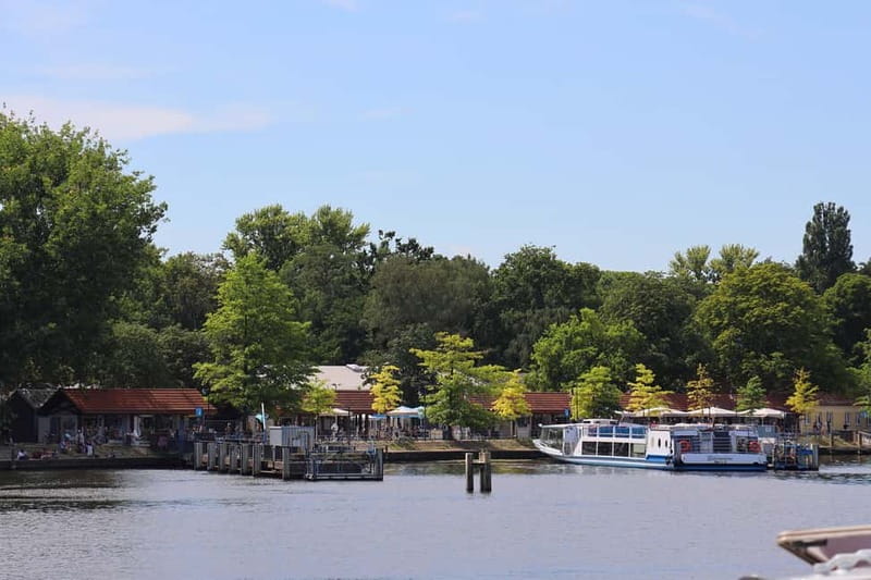Berlin: East Side Gallery Spree Cruise in a Solar Catamaran - Who will enjoy this cruise most?
