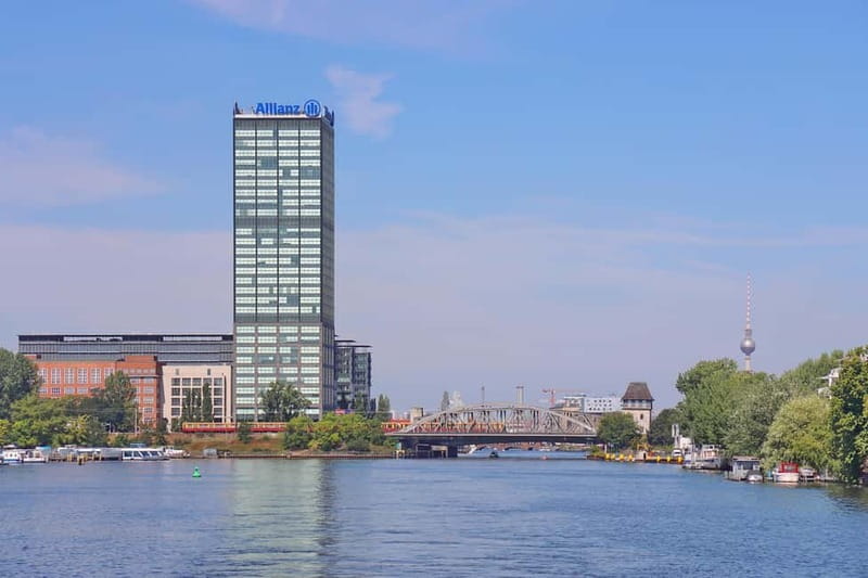 Berlin: East Side Gallery Spree Cruise in a Solar Catamaran - How comfortable is the solar catamaran?