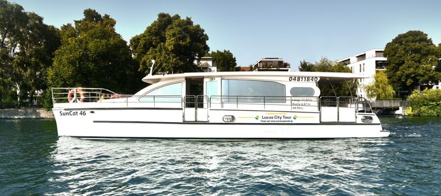 Berlin: Solar Powered Sunset Catamaran Cruise & Audio Guide - Berlin Central Station and the Pregnant Oyster