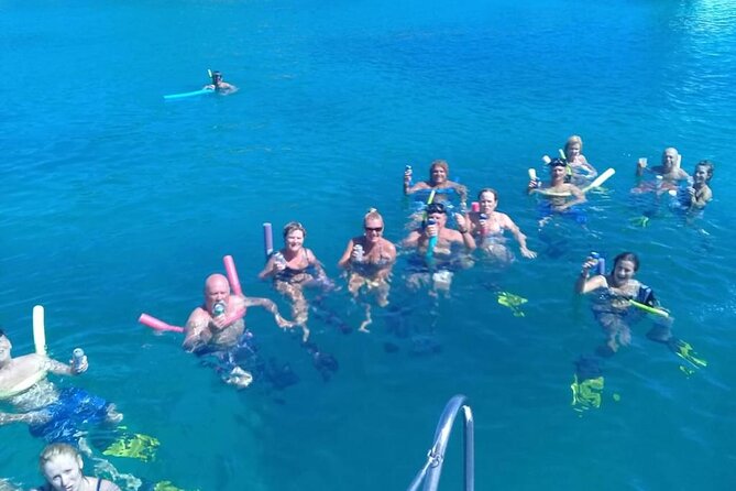 Best Sailing Catamaran, Beach and Snorkel - Cruise Ship Friendly - The crew and the family experience